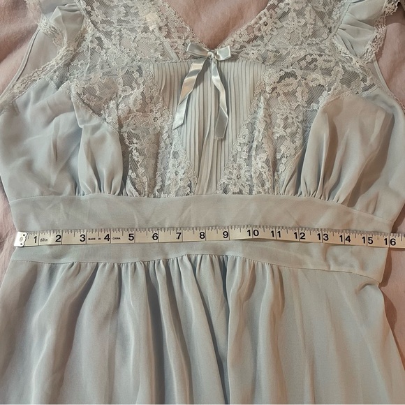 Vintage 50's / 60's Nightgown - Picture 10 of 11